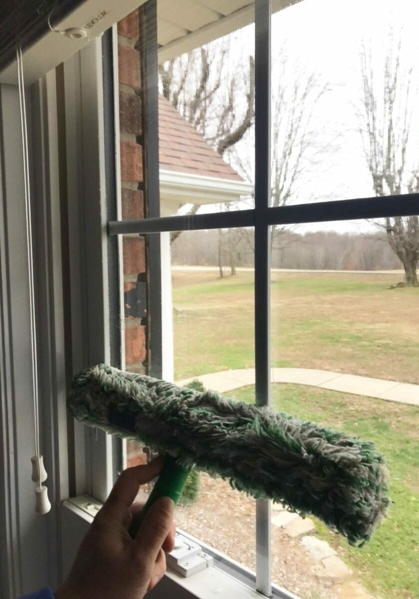 RESIDENTIAL WINDOW CLEANING Grime Stoppers offers streak-free, top-quality home window washing services in and around Owensboro, KY